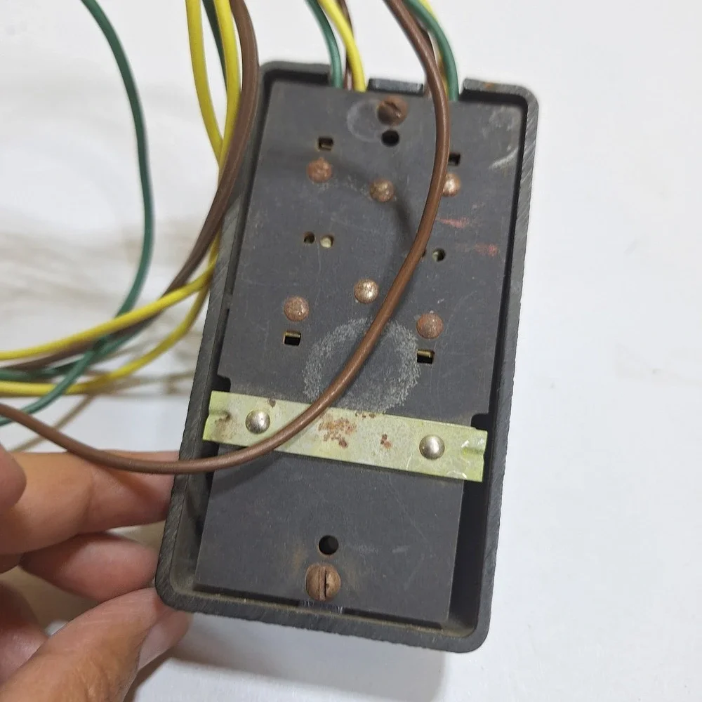 Lionel 1121 O-27 Gauge Switch Controller. New wiring.
